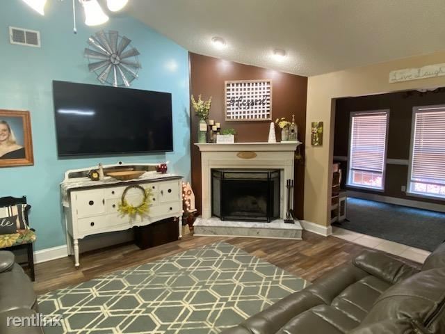 Building Photo - 4 br, 2 bath House - 210 Lake Chase Drive N
