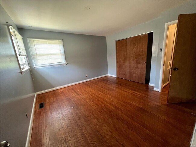 Foto del edificio - 1565 Zurich Dr