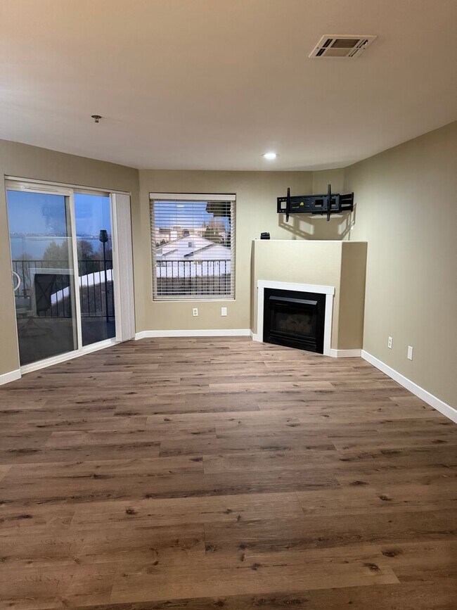 Foto del edificio - Sunset Shores - Condo For Rent