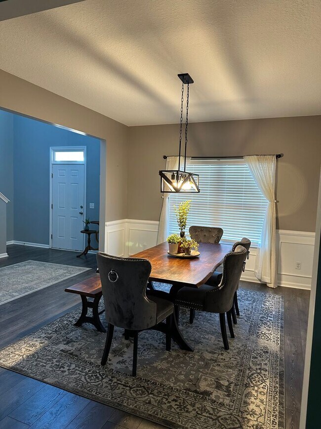 Foto del edificio - FOR RENT