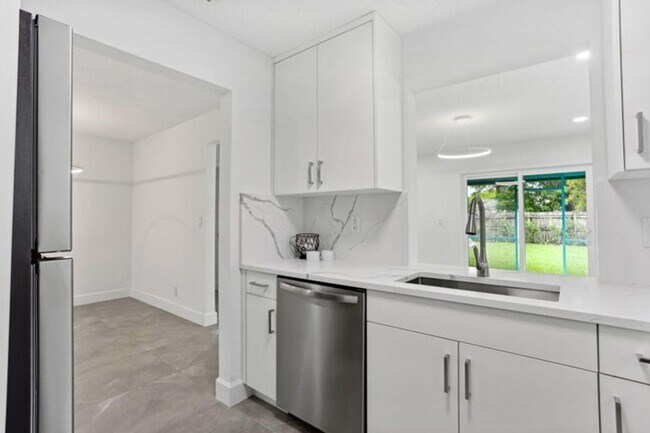Foto del edificio - 604 SE 4th Avenue, Delray Beach, FL 33483