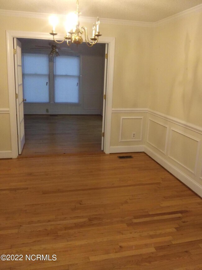 Building Photo - 102 Claybourne Ct