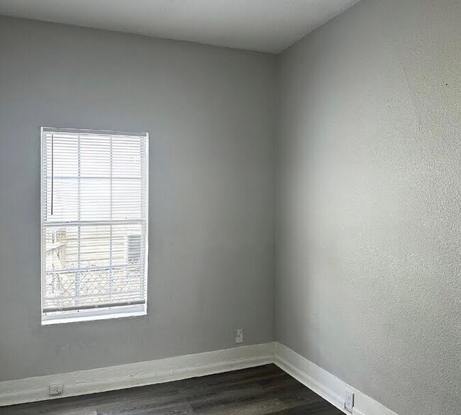 Building Photo - 1474 Windle St