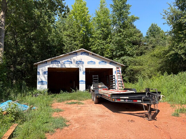 Building Photo - 208 Daily Rd