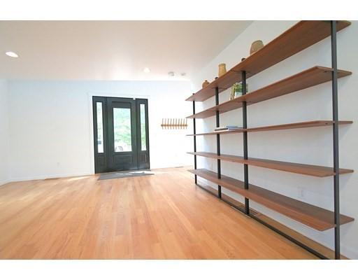 Building Photo - 3 bedroom in Gloucester MA 01930
