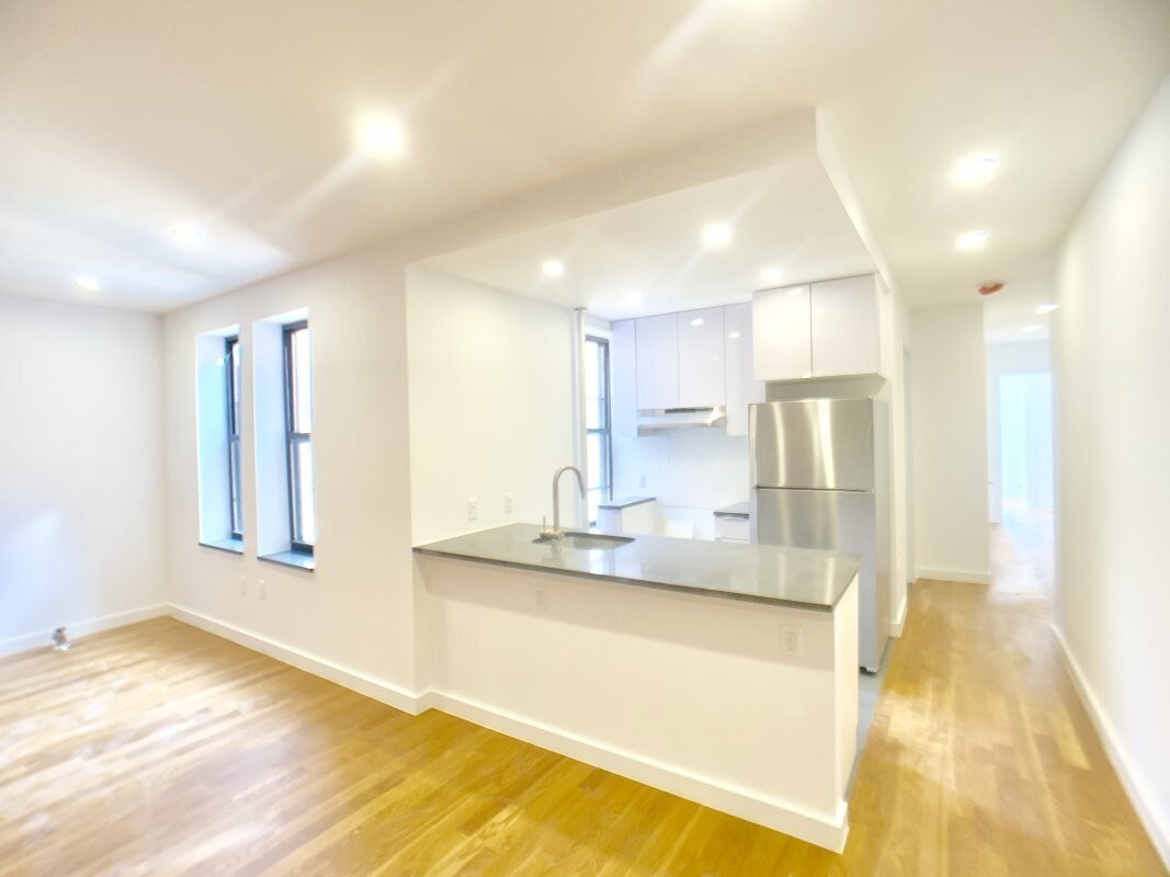 Foto principal - 3971 Gouverneur Avenue