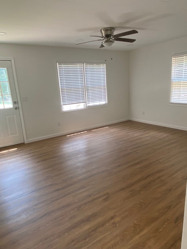 Building Photo - 1102 Maple Creek Rdg