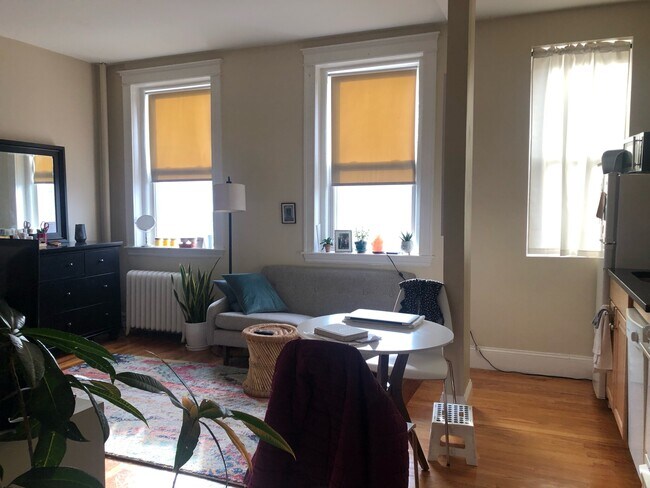 Foto del edificio - 1189 Commonwealth Ave