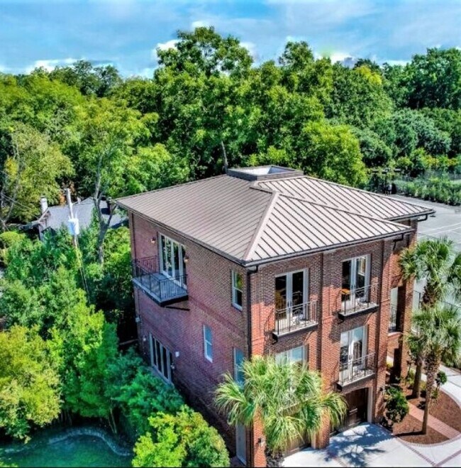 Foto del edificio - FINEST OF DOWNTOWN LIVING in WHEELER HILL