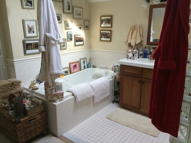 Foto del edificio - 369 Etna Rd