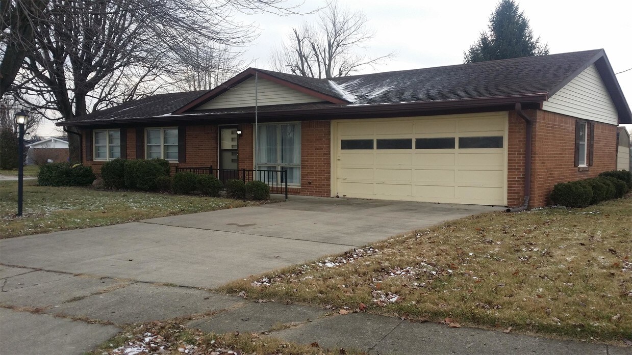 1301 Belvedere Dr, Kokomo, IN 46902 House for Rent in Kokomo, IN