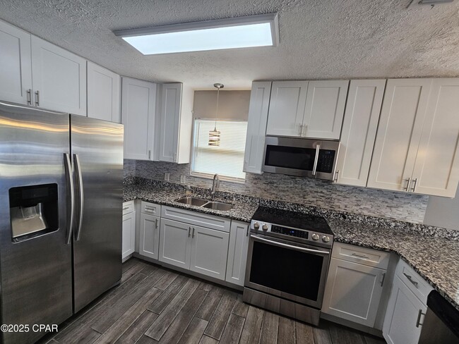 Building Photo - 3707 Burnham Way