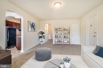 Building Photo - 1527 28th St SE