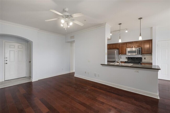 Foto del edificio - 7701 Rialto Blvd