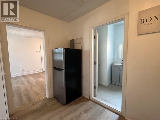 Building Photo - 102 Greensides Ave