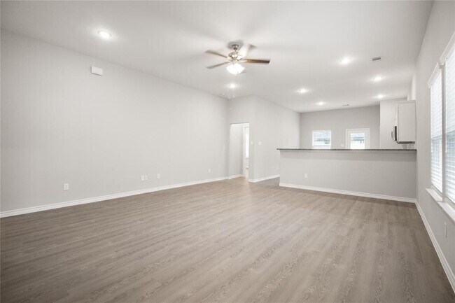 Foto del edificio - 105 Rogers Ave