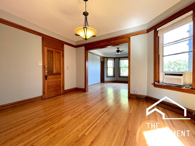 Foto del edificio - 2641 W Logan Blvd