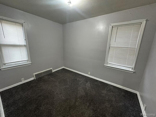 Building Photo - 7785 Mettetal St