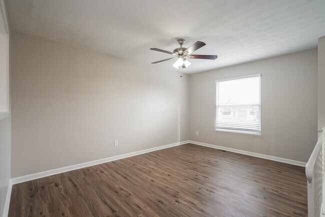 Building Photo - 4475 Charlotte Rd