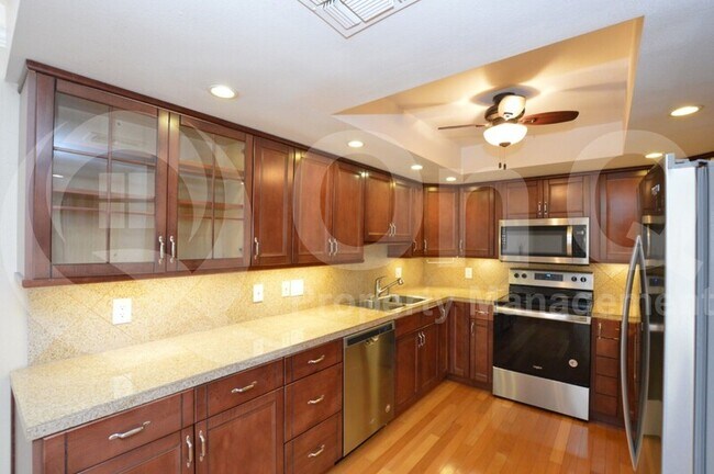 Building Photo - 7830 E Camelback Rd