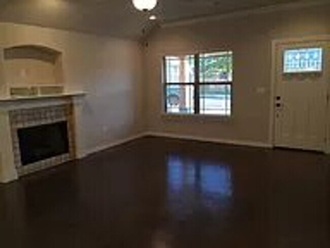 Building Photo - Cozy home in the coveted Sunbridge Villas ...