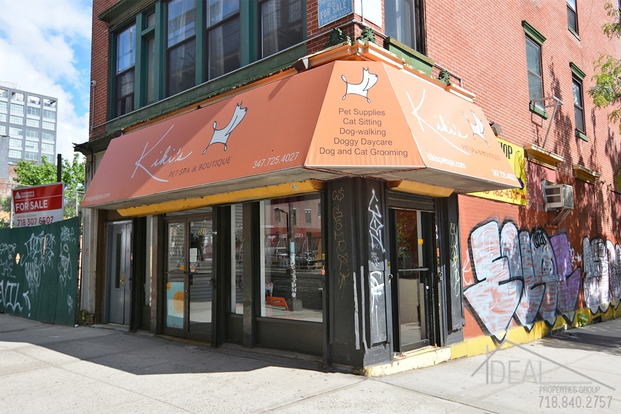 Primary Photo - 321 Broadway