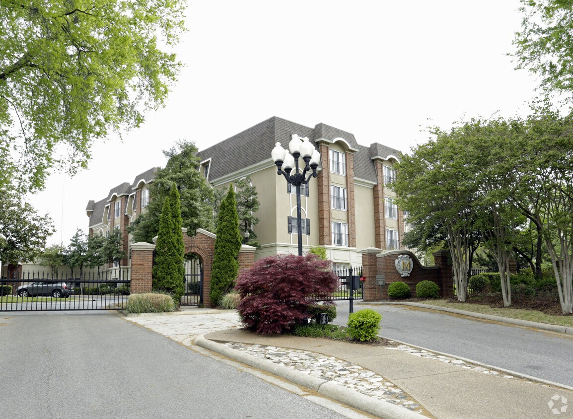 The Monarch Condominiums Apartments Memphis, TN