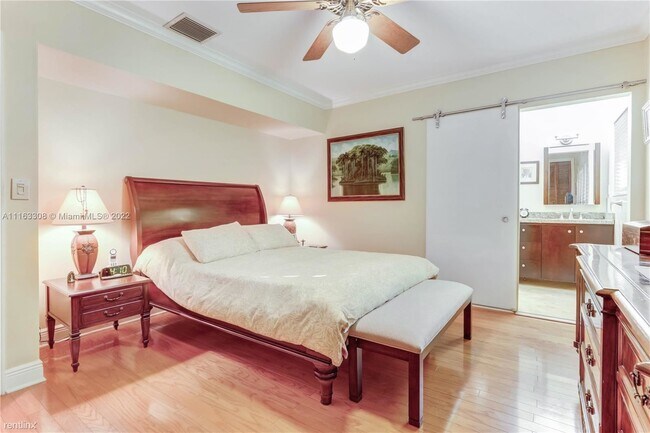 Foto del edificio - 4 br, 3 bath House - 907 Valencia Ave
