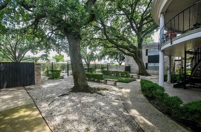 Foto del edificio - 7900 Westheimer Rd