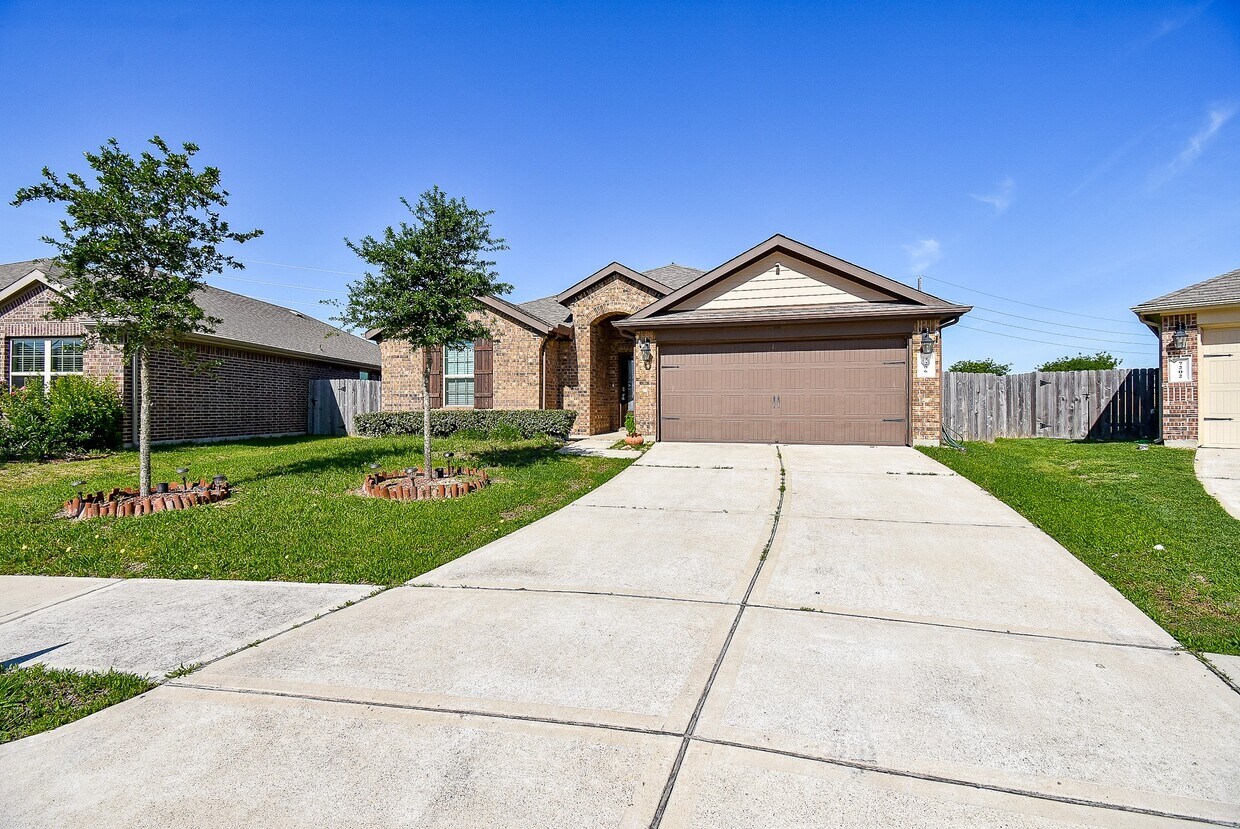 Foto principal - 7206 Highland Chase Dr