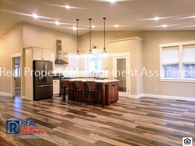 Foto del edificio - Exquisite 4BR/2BA Ranch-Style with Modern ...