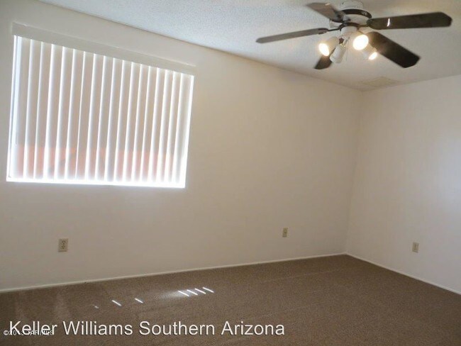 Building Photo - 4 br, 2 bath House - 7512 E. Lester Circle