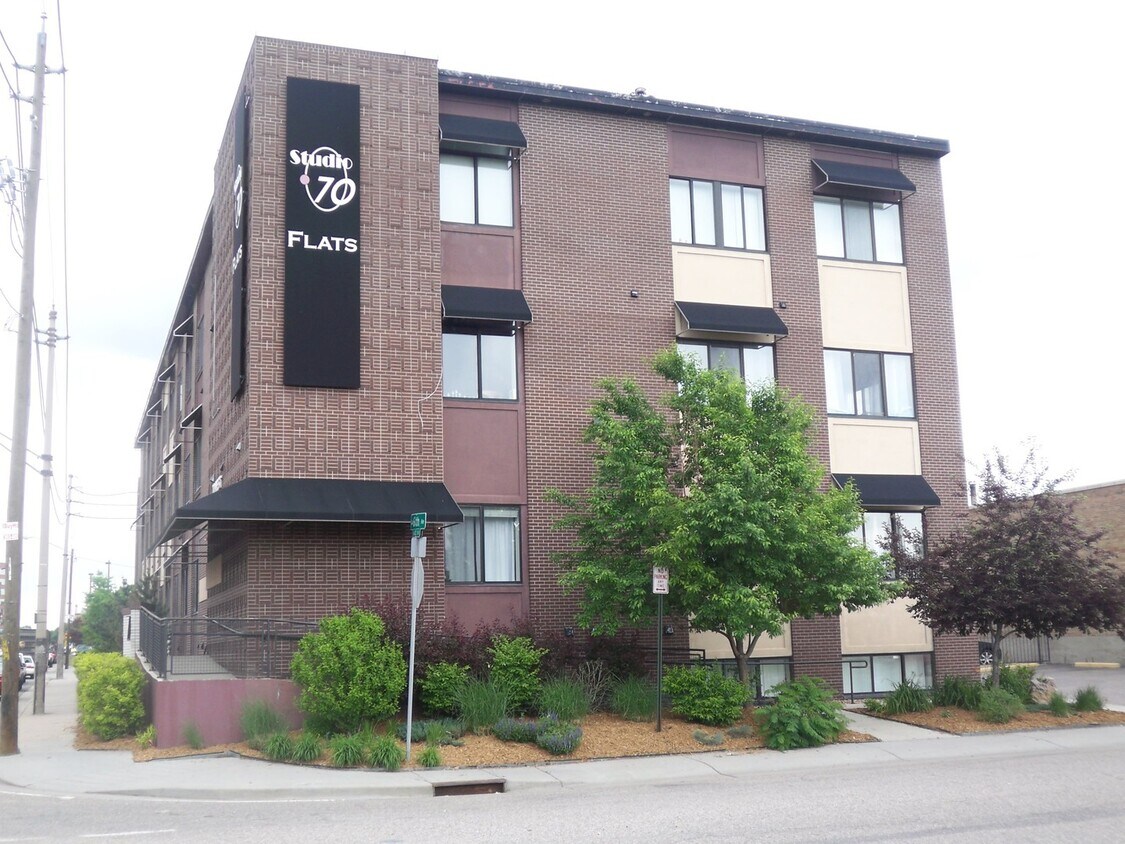Primary Photo - $0 DEPOSIT OPTION. 2 BED 2.5 BATH CONDO AT...