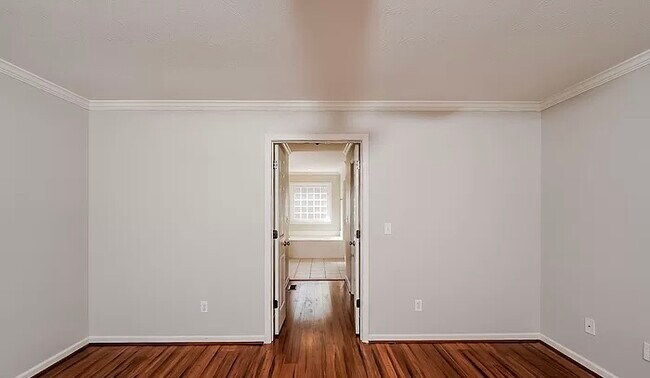 Building Photo - 6798 Oak Leaf Ln