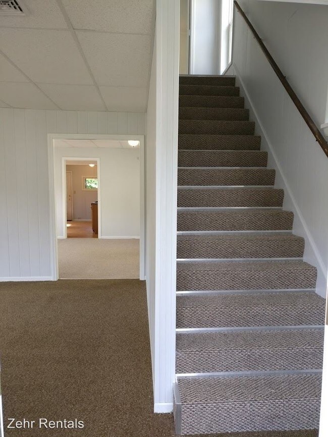 Foto del edificio - 3 br, 1 bath House - 138 West Bloss St.