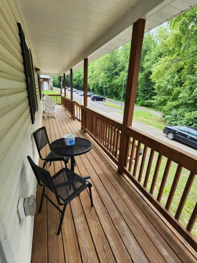 Building Photo - Orion Homes - 412 Winston