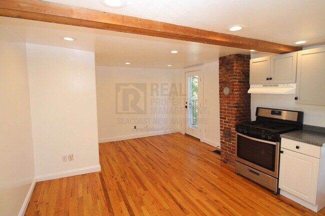 Foto del edificio - 530 Portsmouth Ave