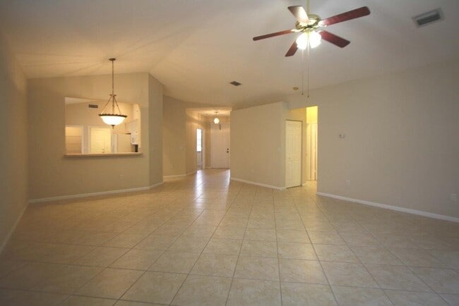 Foto del edificio - 4BD/2BA Single Family Home in Olympia!!