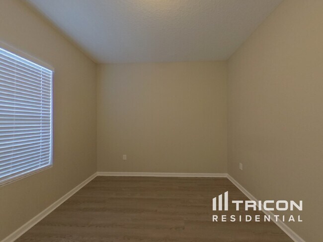 Building Photo - 15619 Merlin Avenue Mascotte FL