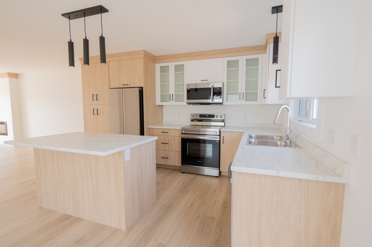 Photo principale - 102 Simone Gallant Cres