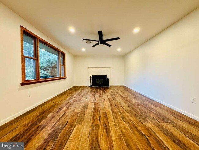 Building Photo - 305 Kresson Rd