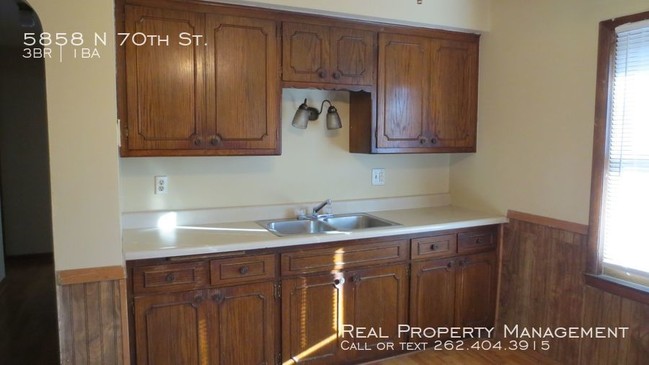 Building Photo - Beautiful Single-Family Ranch