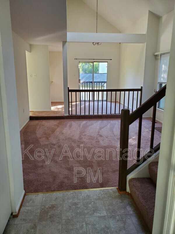 Building Photo - 15248 Larkspur Ln