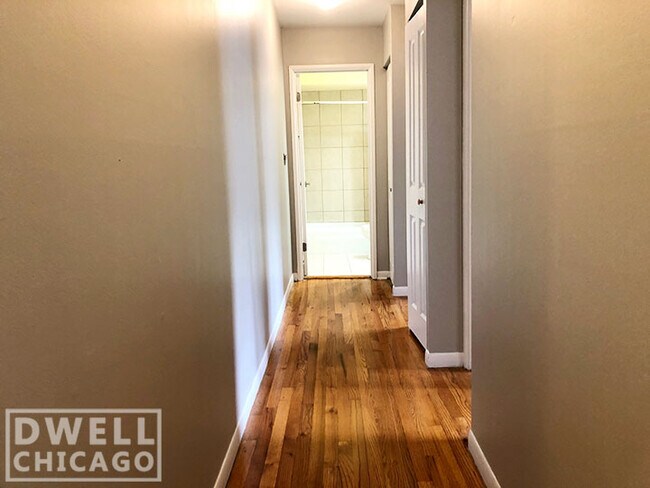 Foto del edificio - 541 W Belmont Ave
