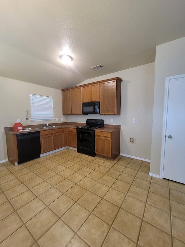 Building Photo - Stunning 3/2/2 in Forney Ready for move in