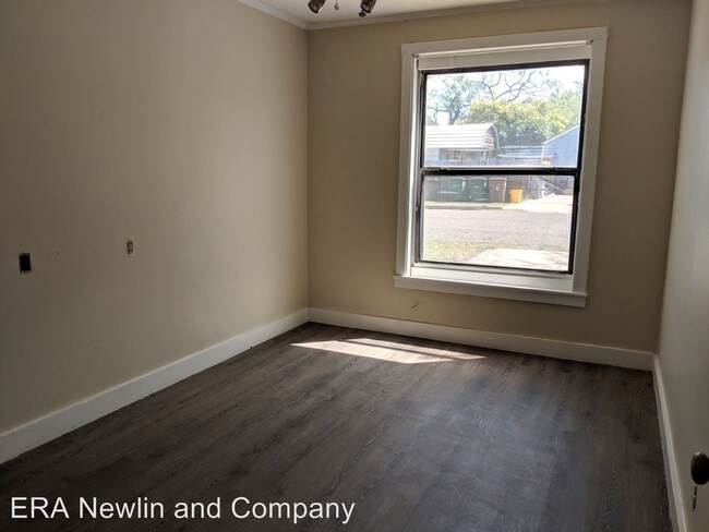 Building Photo - 5 br, 2 bath House - 1428 S Van Buren
