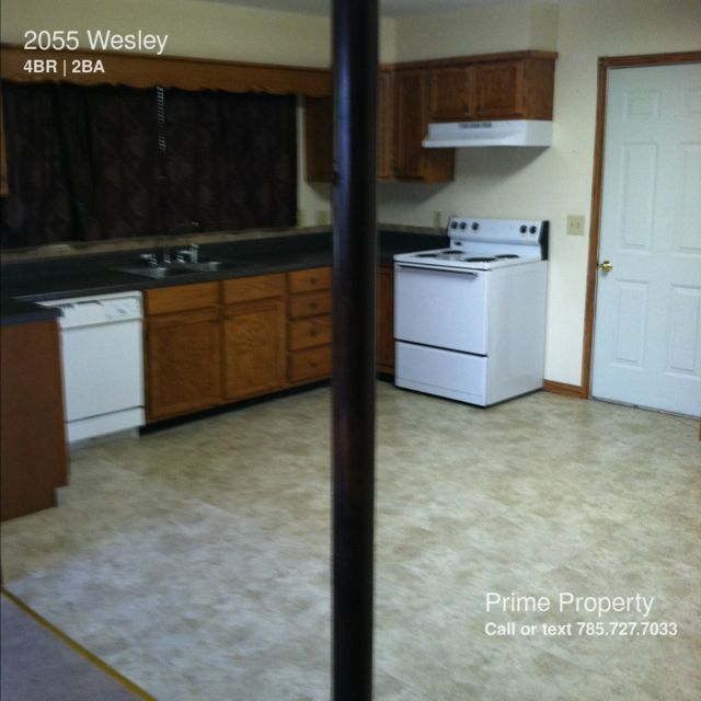 Building Photo - 2055 Wesley St