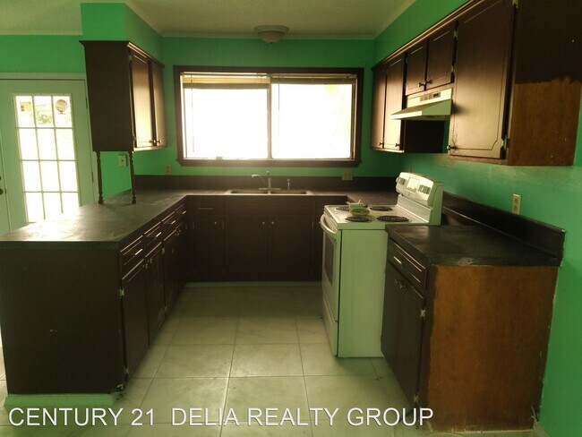 Building Photo - 3 br, 2 bath House - 124 AZALEA