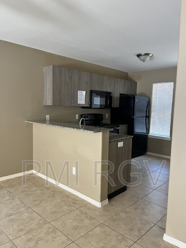 Building Photo - 2913 Linda Vista St