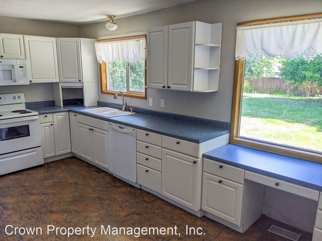 Building Photo - 3 br, 1.5 bath House - 176 Orchard View Ln